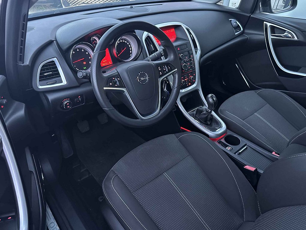 Opel Astra 1.4T  Sports Tourer