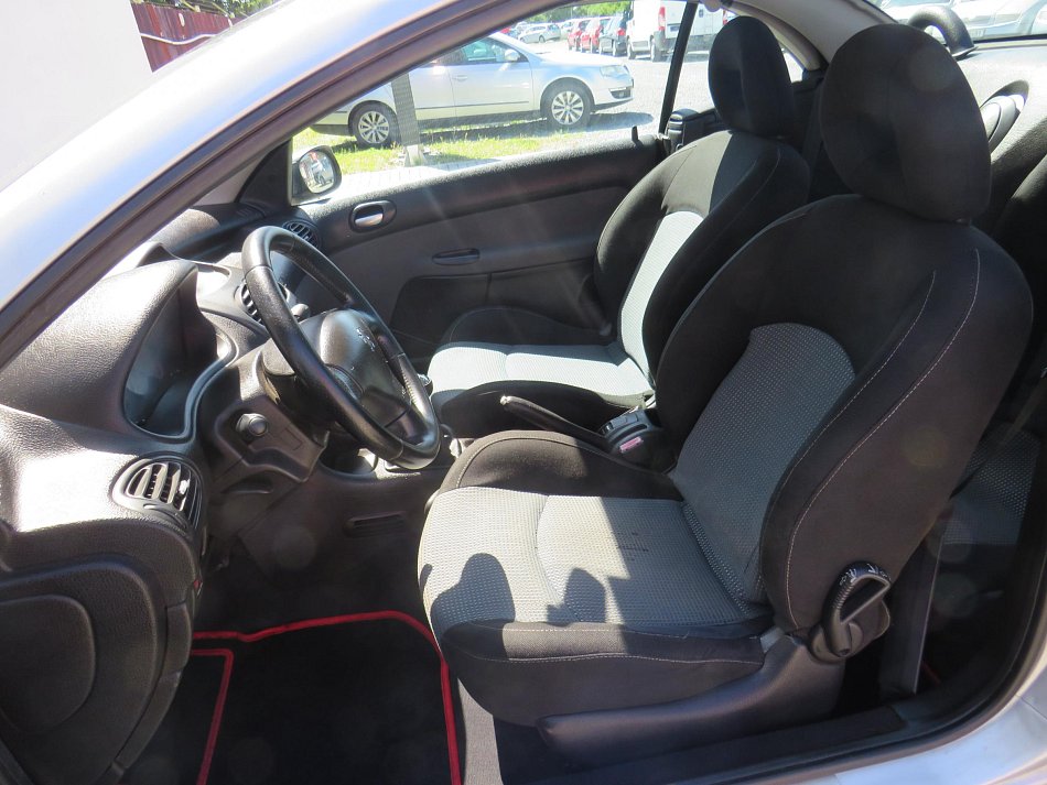 Peugeot 206 1.6i  CC