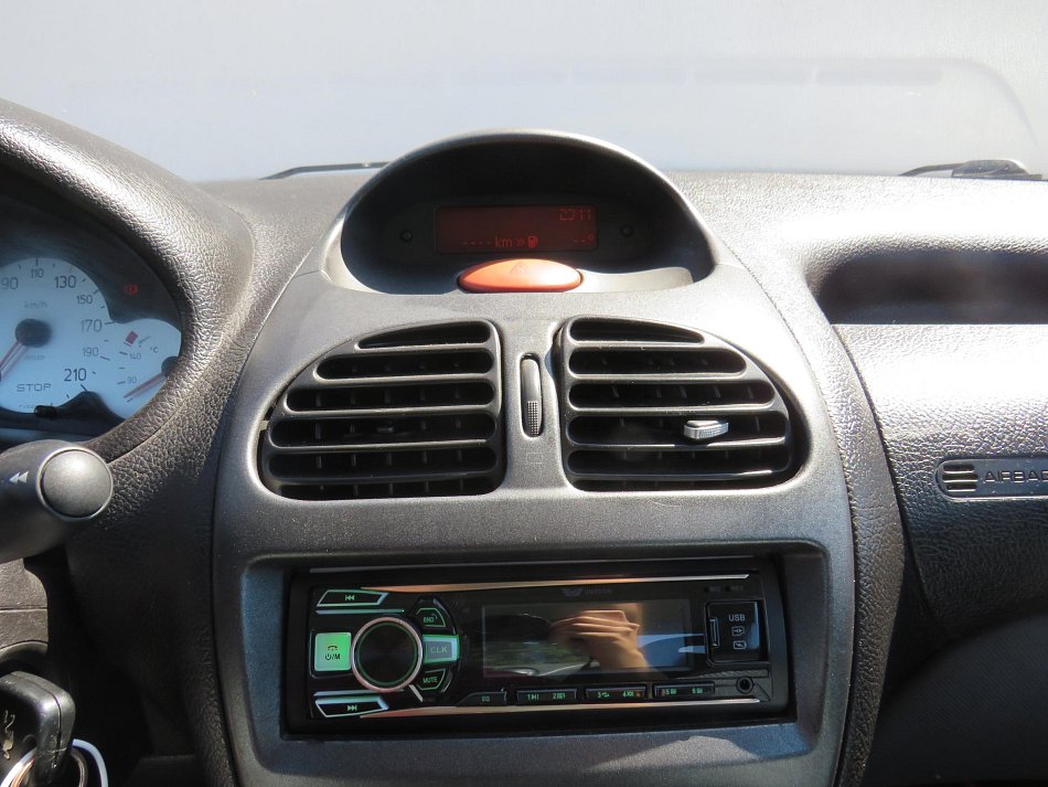 Peugeot 206 1.6i  CC