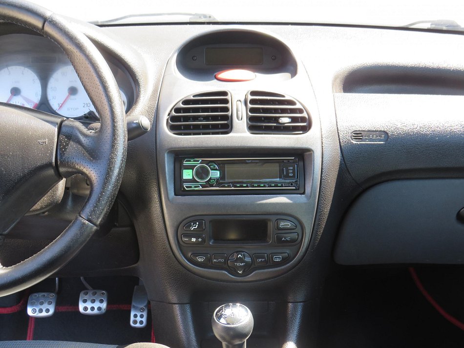 Peugeot 206 1.6i  CC