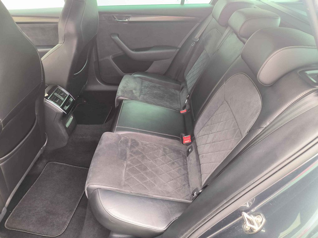 Škoda Superb III 2.0 TDi SportLine 4x4