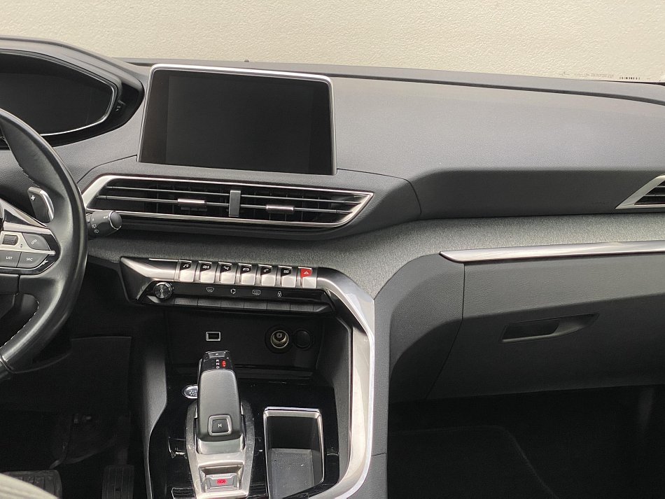 Peugeot 3008 1.2 PT Allure