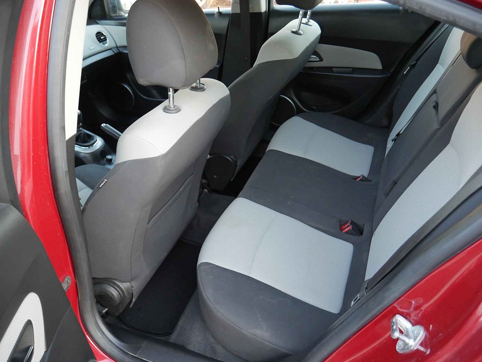 Chevrolet Cruze 1.8 