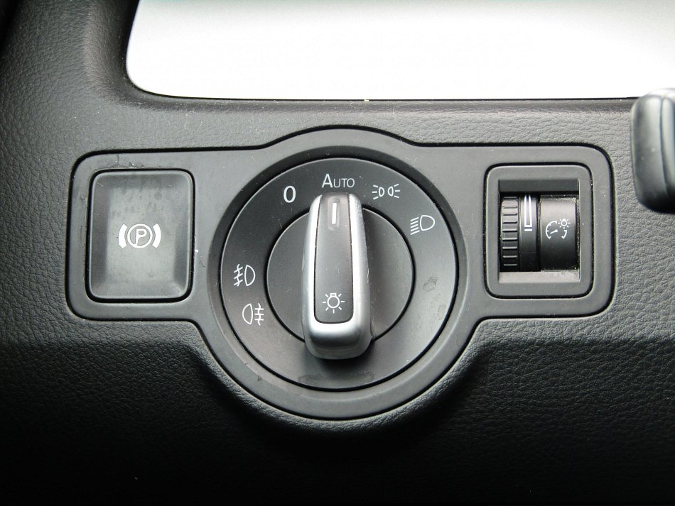 Volkswagen Passat CC 2.0TDi 