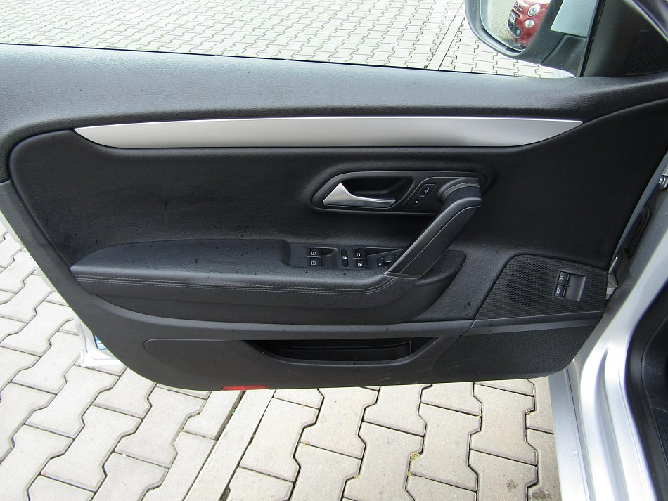 Volkswagen Passat CC 2.0TDi 