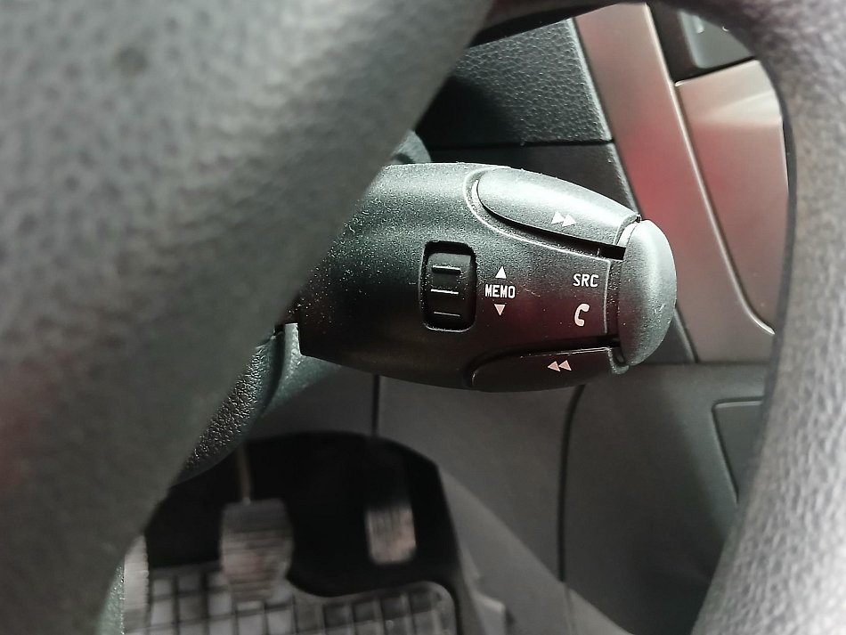 Peugeot 301 1.2 PT Allure