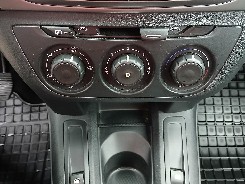 Peugeot 301 1.2 PT Allure