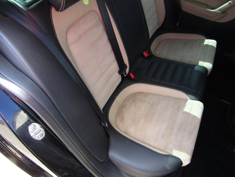 Volkswagen CC 2.0 TDi 