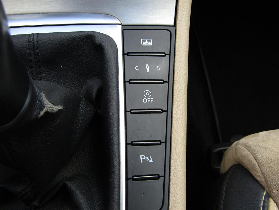 Volkswagen CC 2.0 TDi 