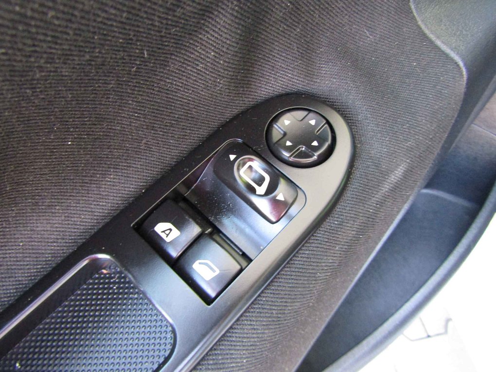 Peugeot 207 1.4 i 