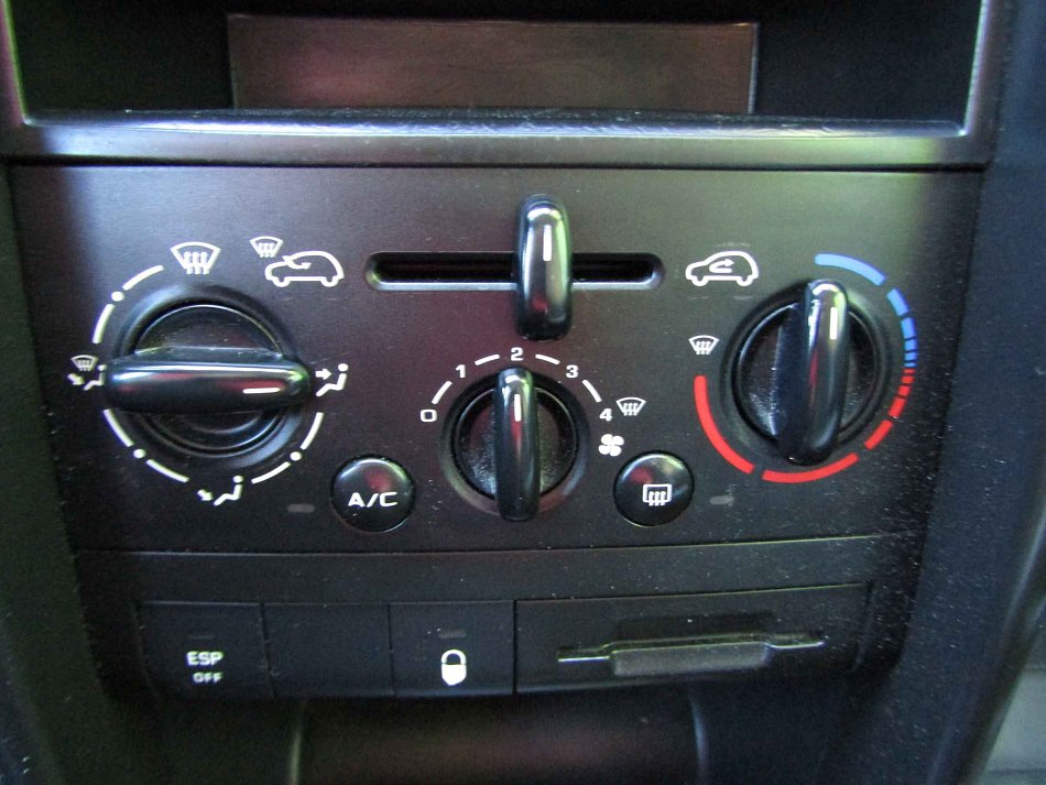 Peugeot 207 1.4 i 