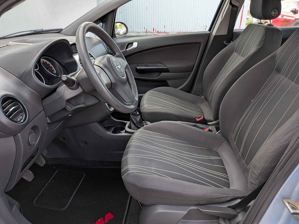 Opel Corsa 1.2i 