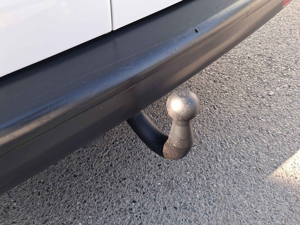 Volkswagen Transporter 2.0TDi  L2 9míst