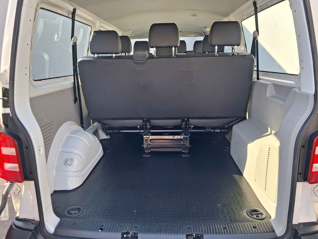 Volkswagen Transporter 2.0TDi  L2 9míst