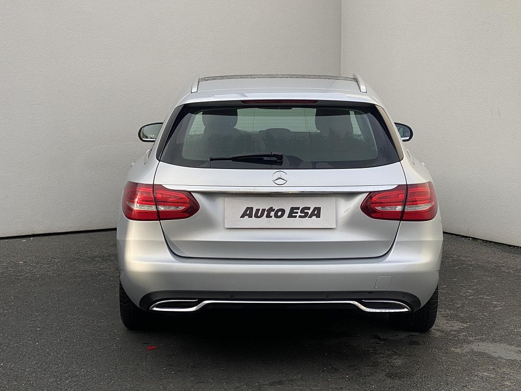Mercedes-Benz Třída C 2.2CDi 