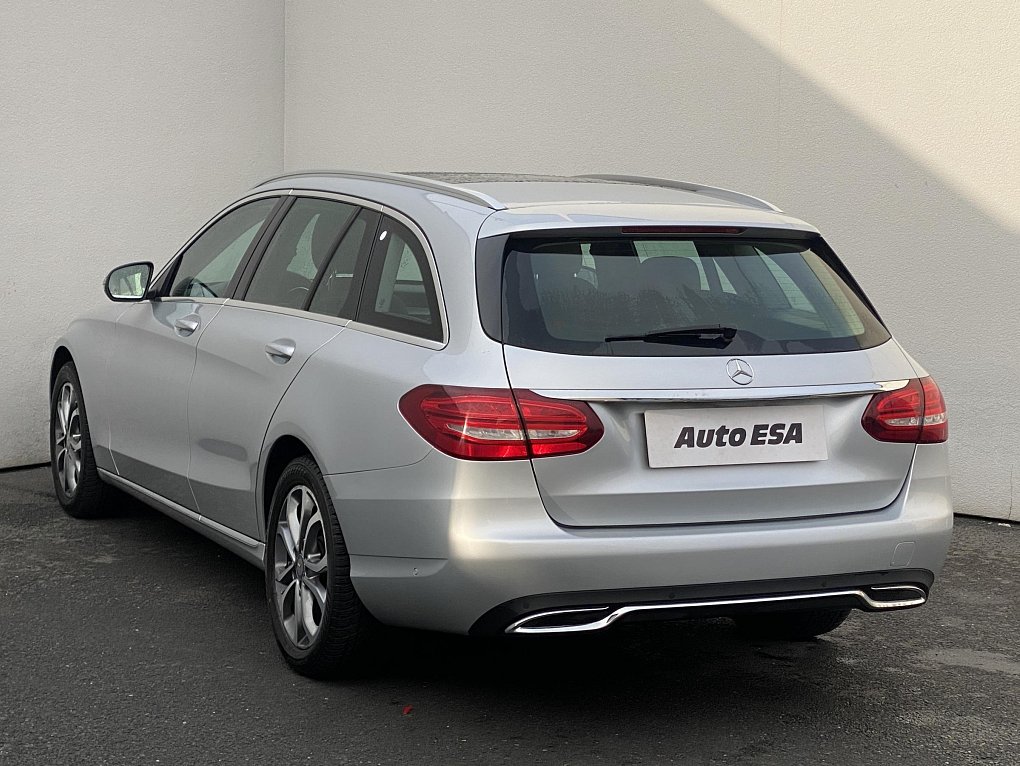 Mercedes-Benz Třída C 2.2CDi 