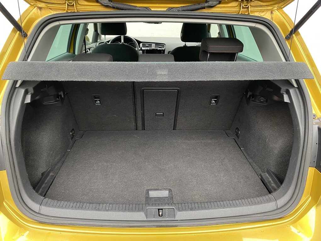 Volkswagen Golf 1.5 TSi Sound