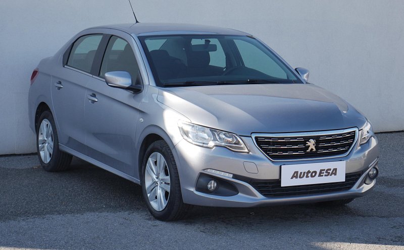 Peugeot 301 1.6 i 