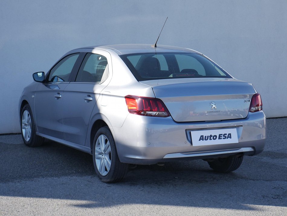 Peugeot 301 1.6 i 