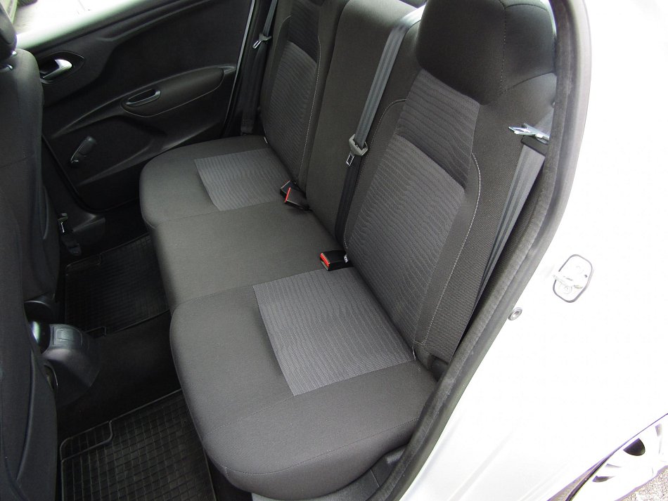 Peugeot 301 1.2 i 