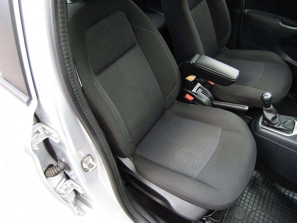 Peugeot 301 1.2 i 