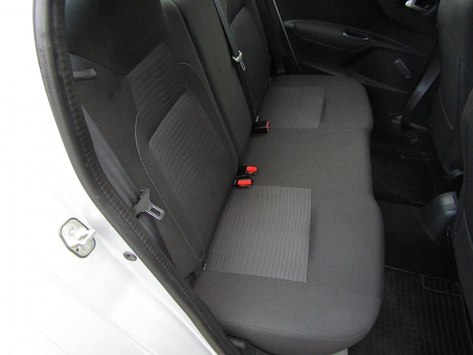Peugeot 301 1.2 i 