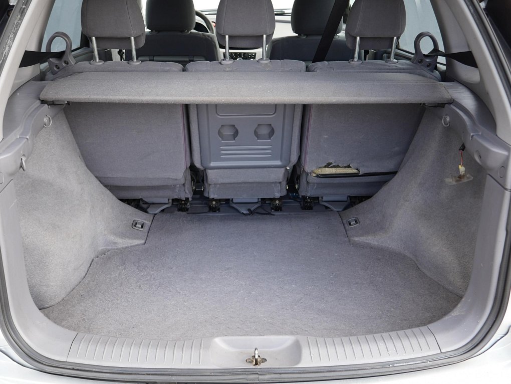 Nissan Almera Tino 1.8i 