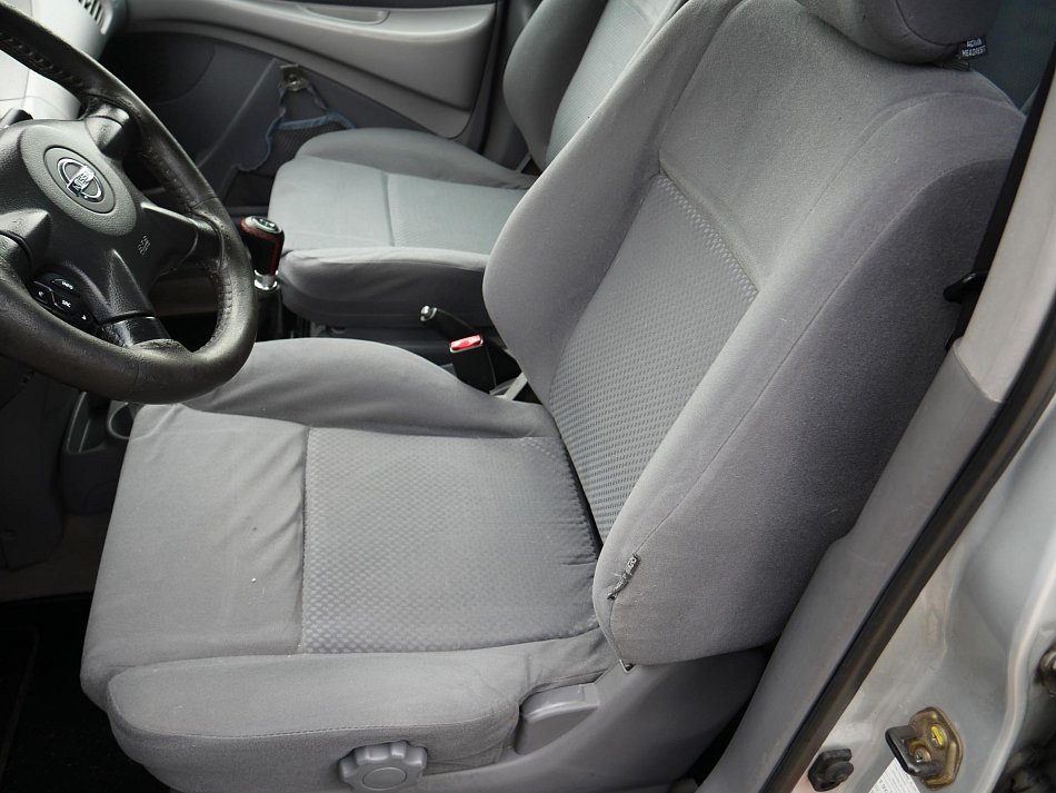 Nissan Almera Tino 1.8i 