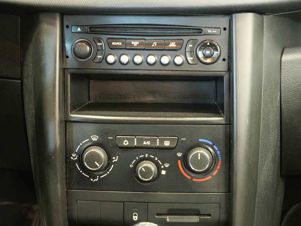 Peugeot 207 1.4i 