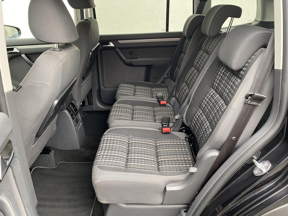 Volkswagen Touran 2.0 TDi CROSS