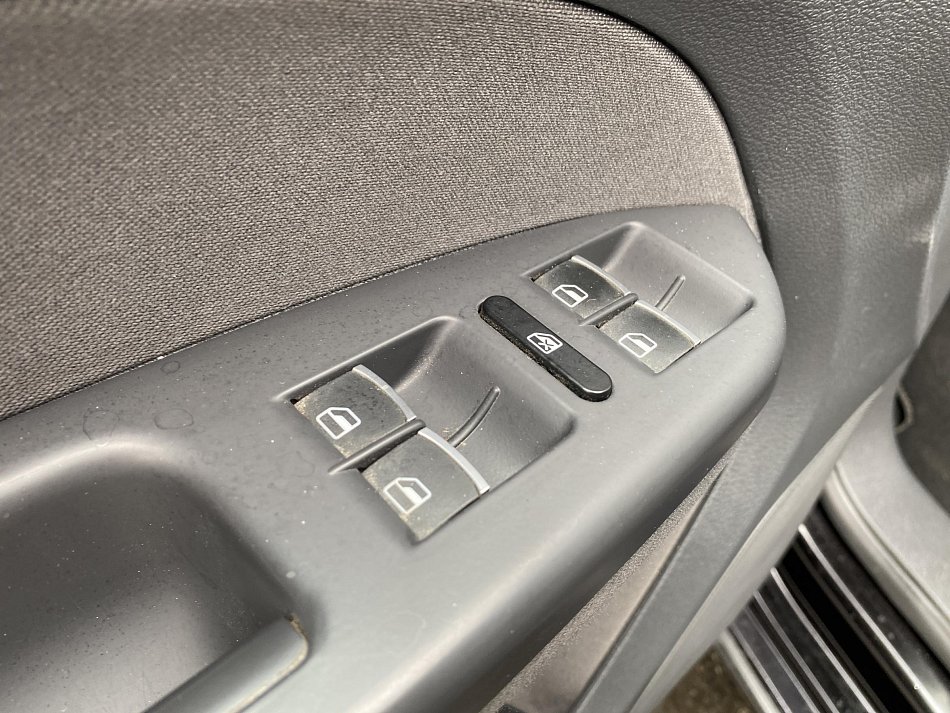 Volkswagen Touran 2.0 TDi CROSS