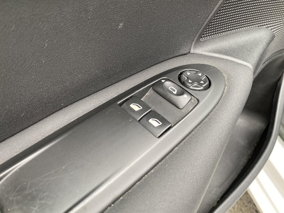Citroën C4 1.4i 