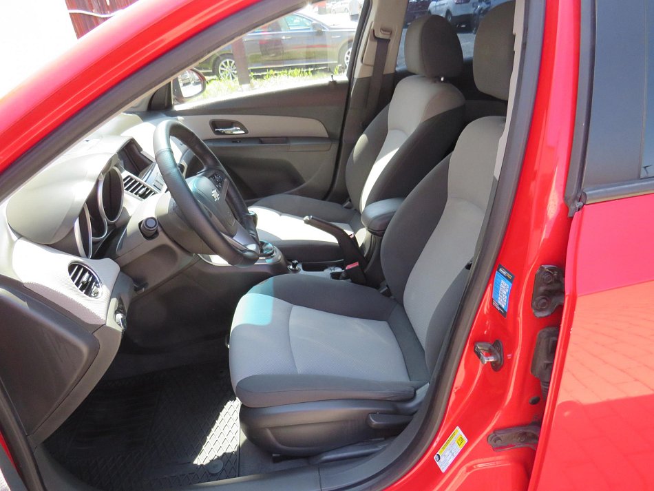 Chevrolet Cruze 1.6i 