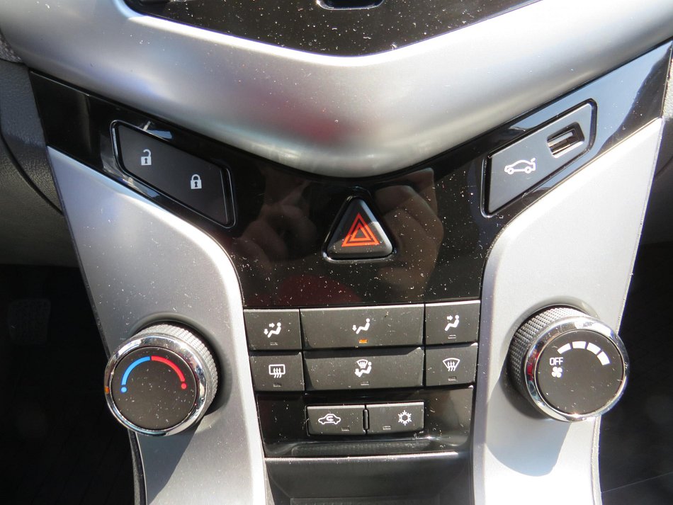 Chevrolet Cruze 1.6i 