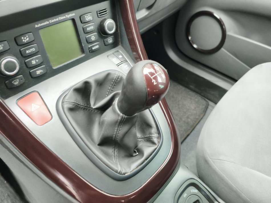 Fiat Croma 2.2i 