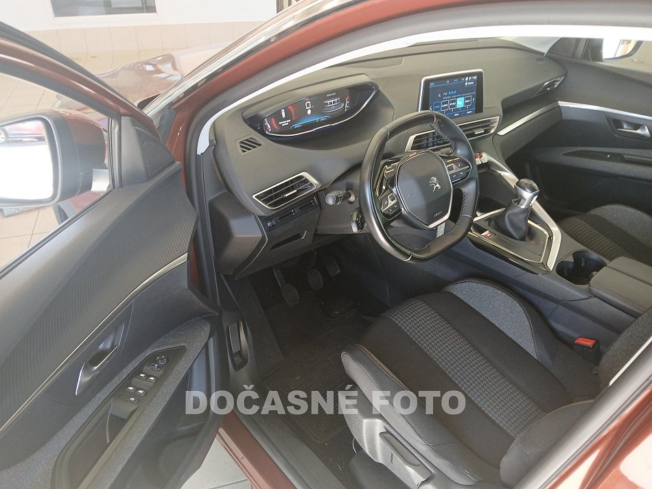 Peugeot 3008 1.2 i 
