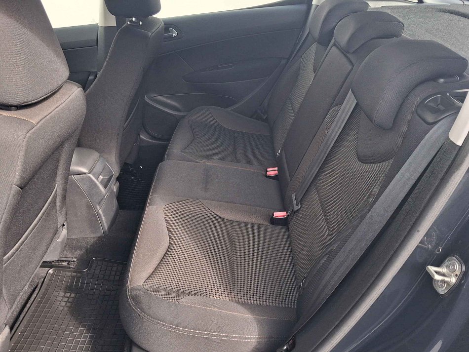 Peugeot 308 1.6 VTi 