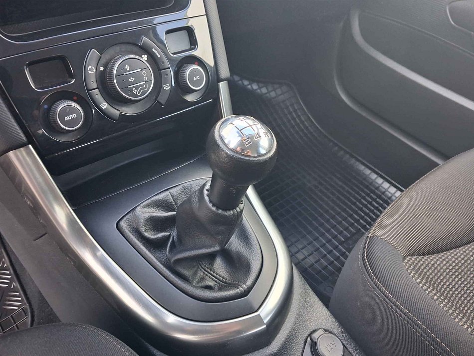 Peugeot 308 1.6 VTi 