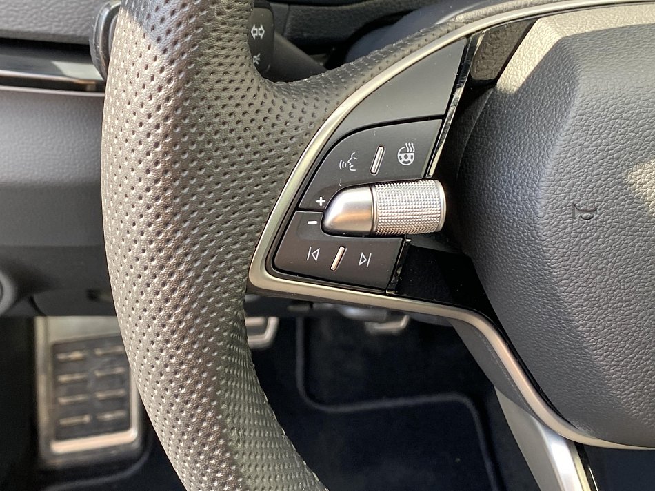 Škoda Karoq 1.5TSi  Sportiline
