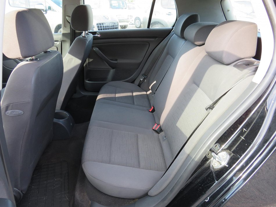 Volkswagen Golf 1.4 MPi 