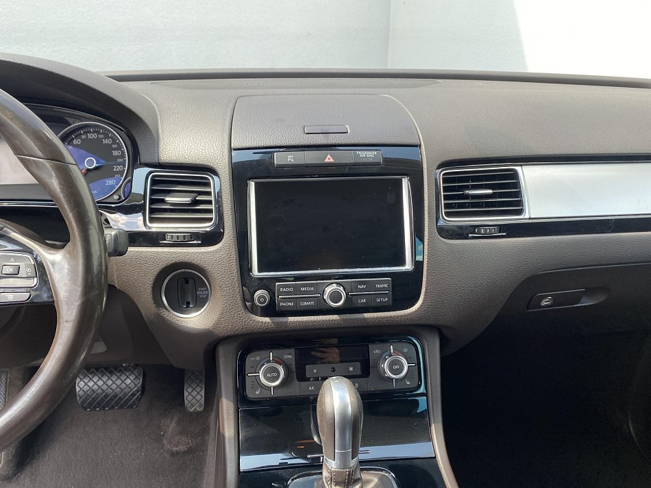 Volkswagen Touareg 3.0 TDi 