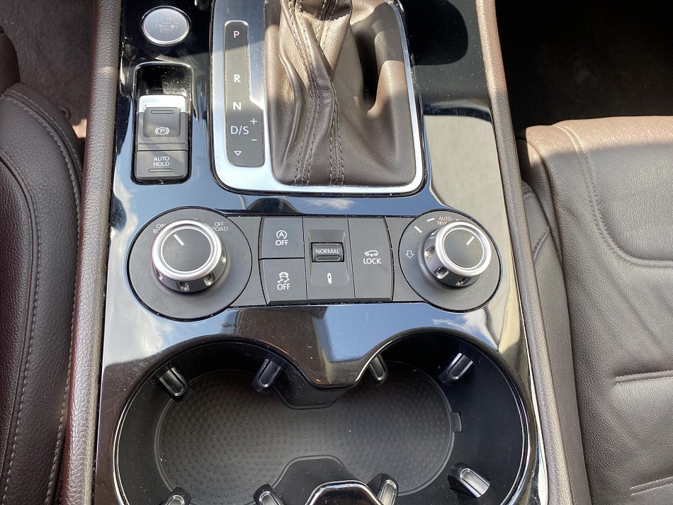 Volkswagen Touareg 3.0 TDi 