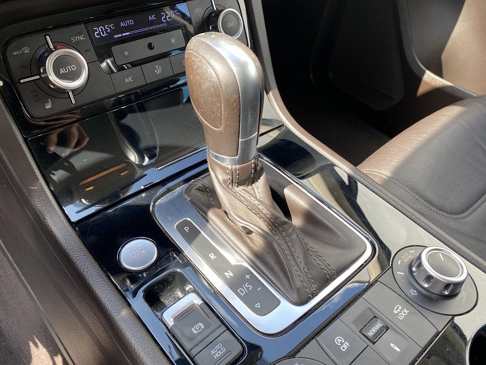 Volkswagen Touareg 3.0 TDi 