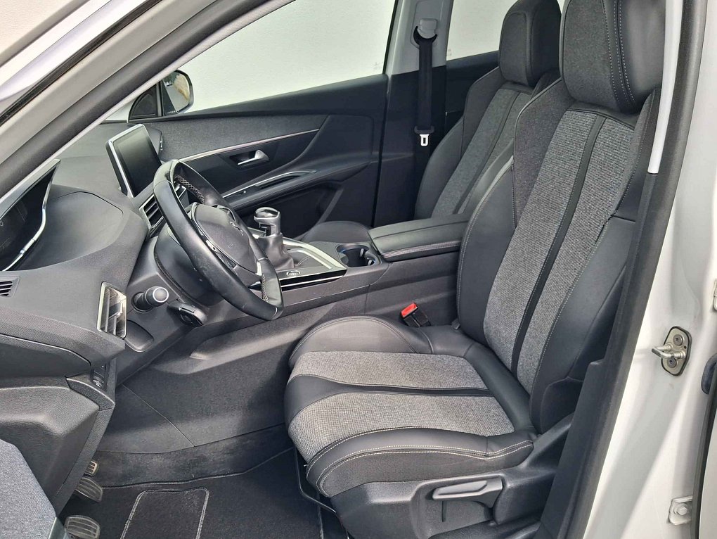 Peugeot 3008 1.2PT Allure