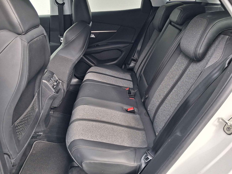 Peugeot 3008 1.2PT Allure