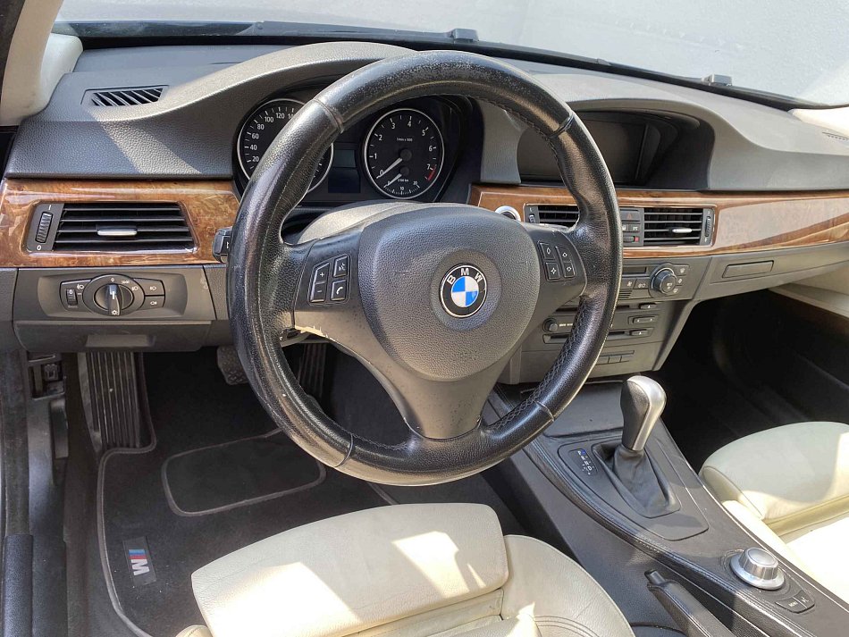 BMW Řada 3 3.0 i 